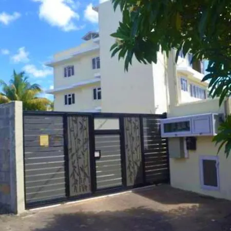 Residence Barbera Apartments Flic en Flac Exterior photo